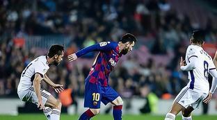 一个鲜明的 一个鲜明的